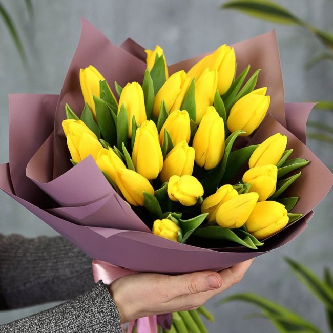 25 желтых тюльпанов к 8 марта