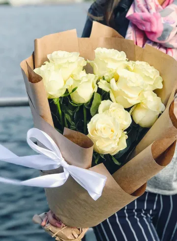 9 роз 60 см «Снежная вершина» от интернет-магазина цветов в 