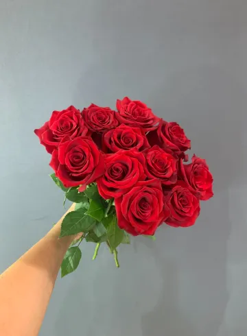 Красные розы «Волшебство» от интернет-магазина цветов в 