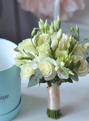 Свадебный букет невесты 7 от интернет-магазина цветов в 