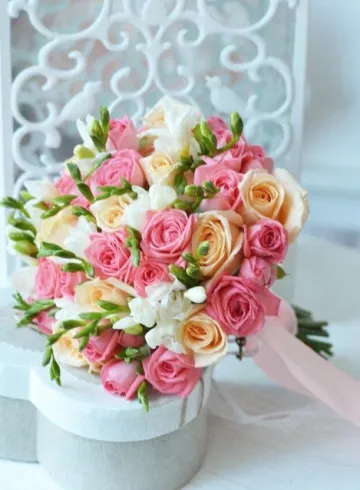 Свадебный букет невесты 10 от интернет-магазина цветов в 