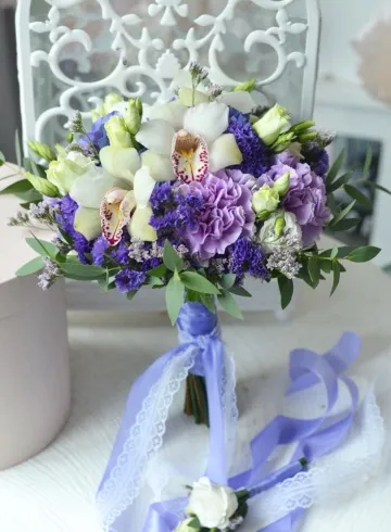 Свадебный букет невесты 12 от интернет-магазина цветов в 