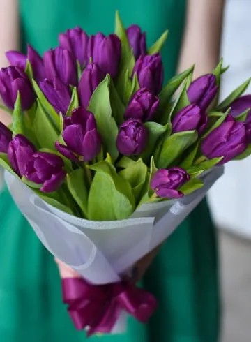 25 сиреневых тюльпанов от интернет-магазина цветов в 