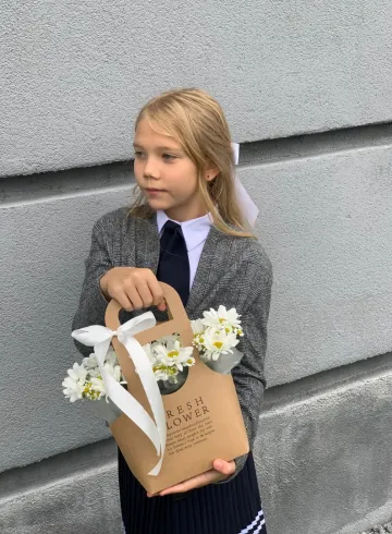 Букет «Школьная красавица» от интернет-магазина цветов в 