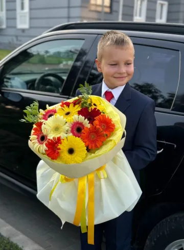 Букет к 1 сентября №1 размер XL от интернет-магазина цветов в 