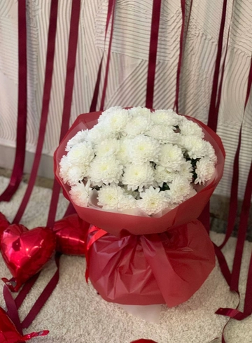 Букет из 7 белых хризантем от интернет-магазина цветов в 