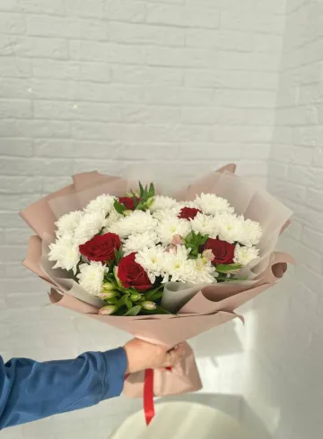 Букет «Для мамы» размер М от интернет-магазина цветов в 