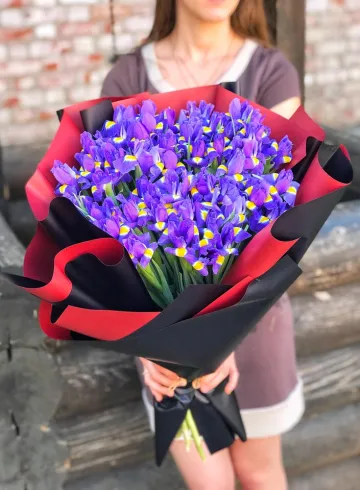 Букет из 35 ирисов от интернет-магазина цветов в 