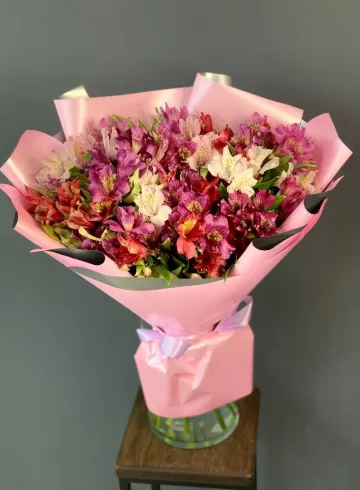 Букет альстромерий «Розовое облако» от интернет-магазина цветов в 