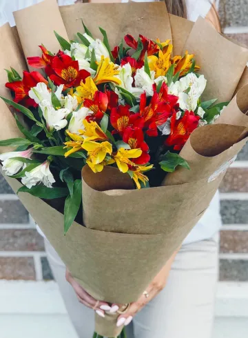 9 альстромерий от интернет-магазина цветов в 