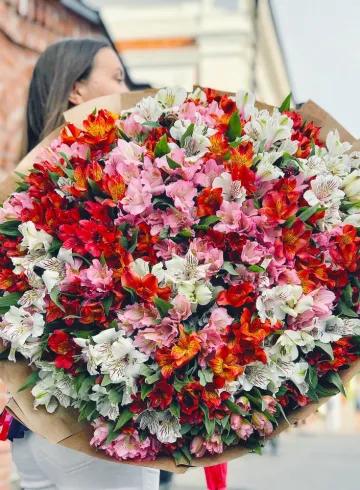 Букет 101 альстромерия от интернет-магазина цветов в 