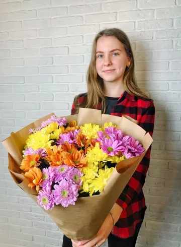 Букет 11 хризантем микс от интернет-магазина цветов в 